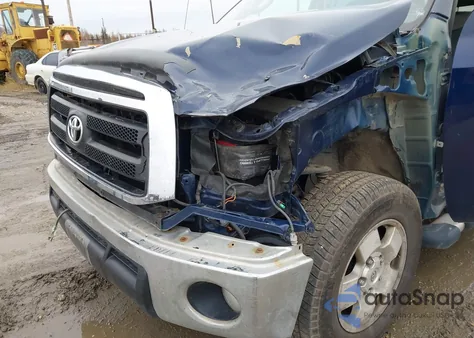 2012 Toyota Tundra Grade 5.7L V8 z USA, uszkodzony, nr VIN 5TFDY5F14CX270559